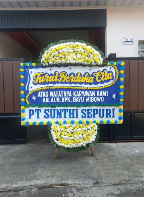 Papan Bunga Duka di Gunung Elai