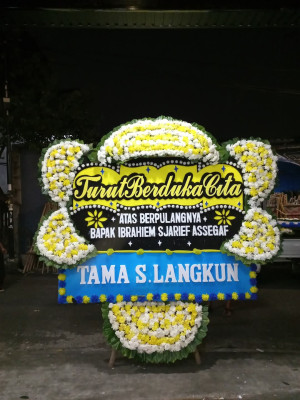 Papan Bunga Duka di Gunung Elai