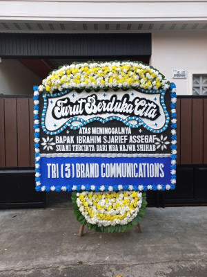 Papan Bunga Duka di Gunung Elai